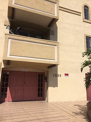 1339 N Sycamore Ave Image 2