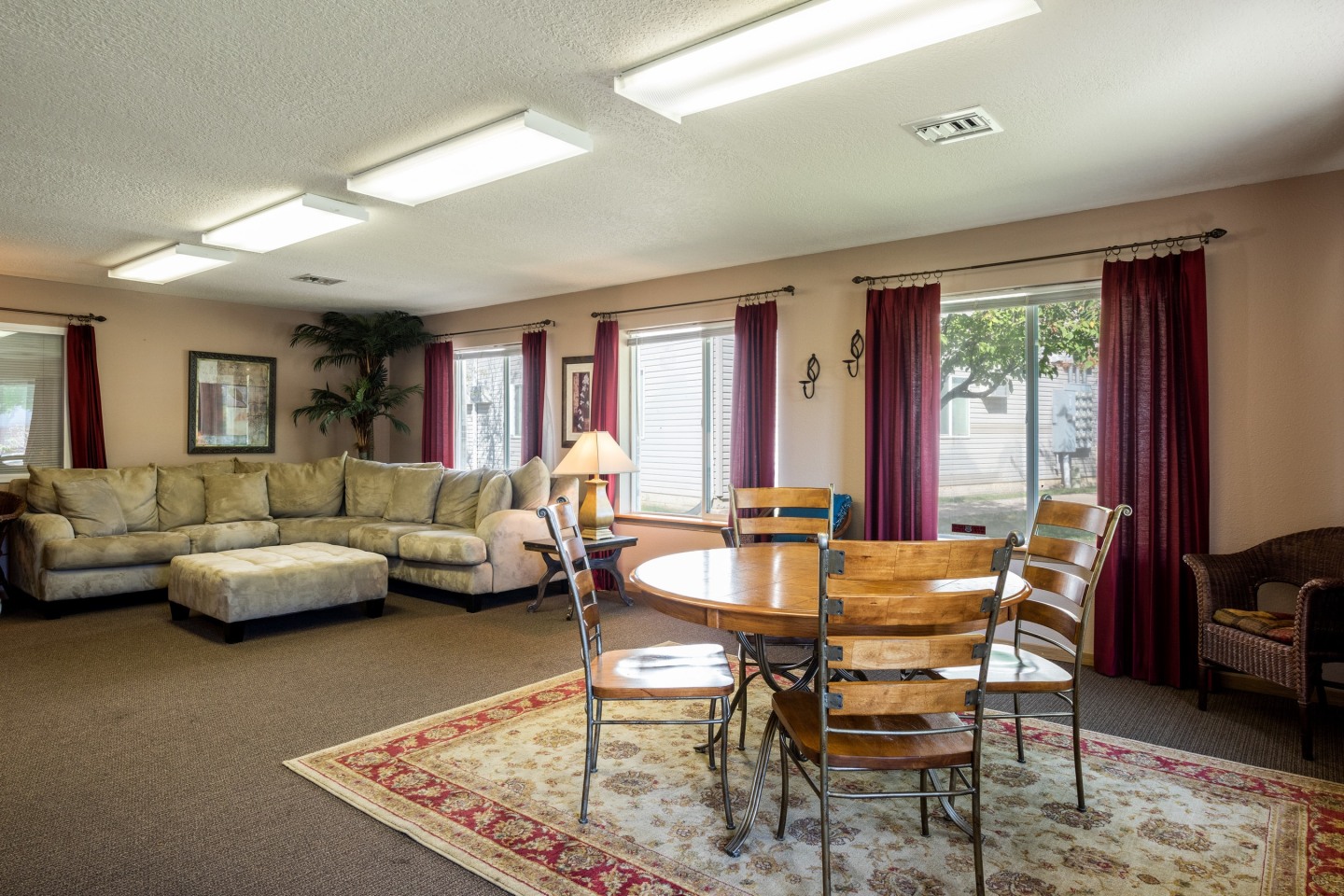 Ashford Apartments Image 17