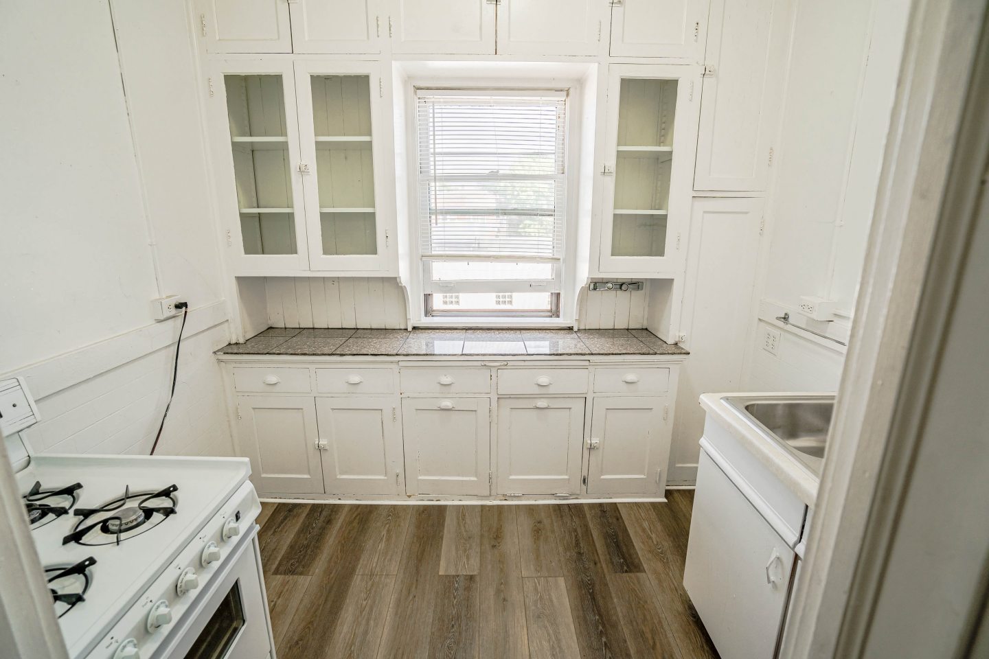990 Grand Avenue Image 15