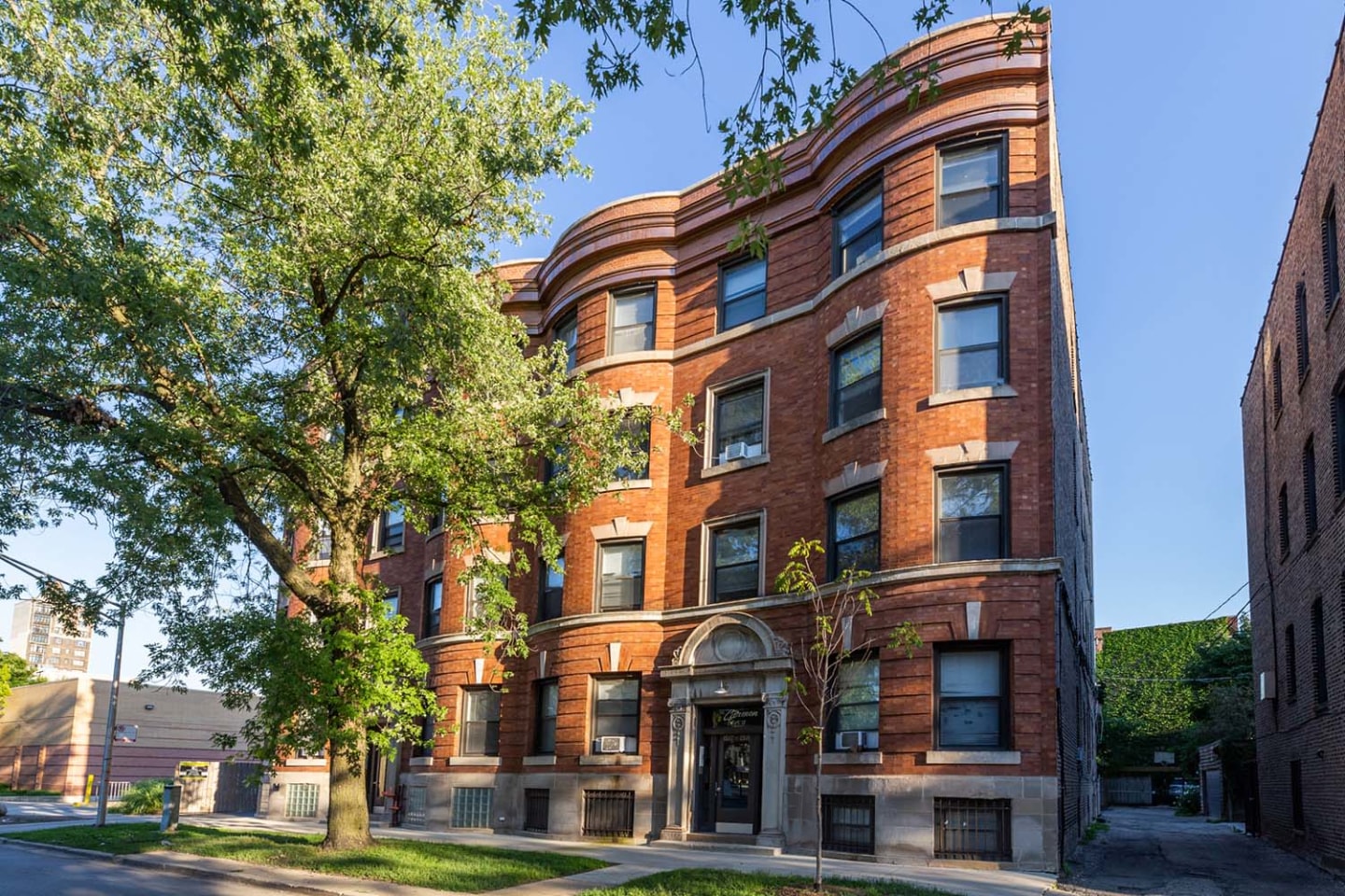 1515 E. 54th Street Image 2
