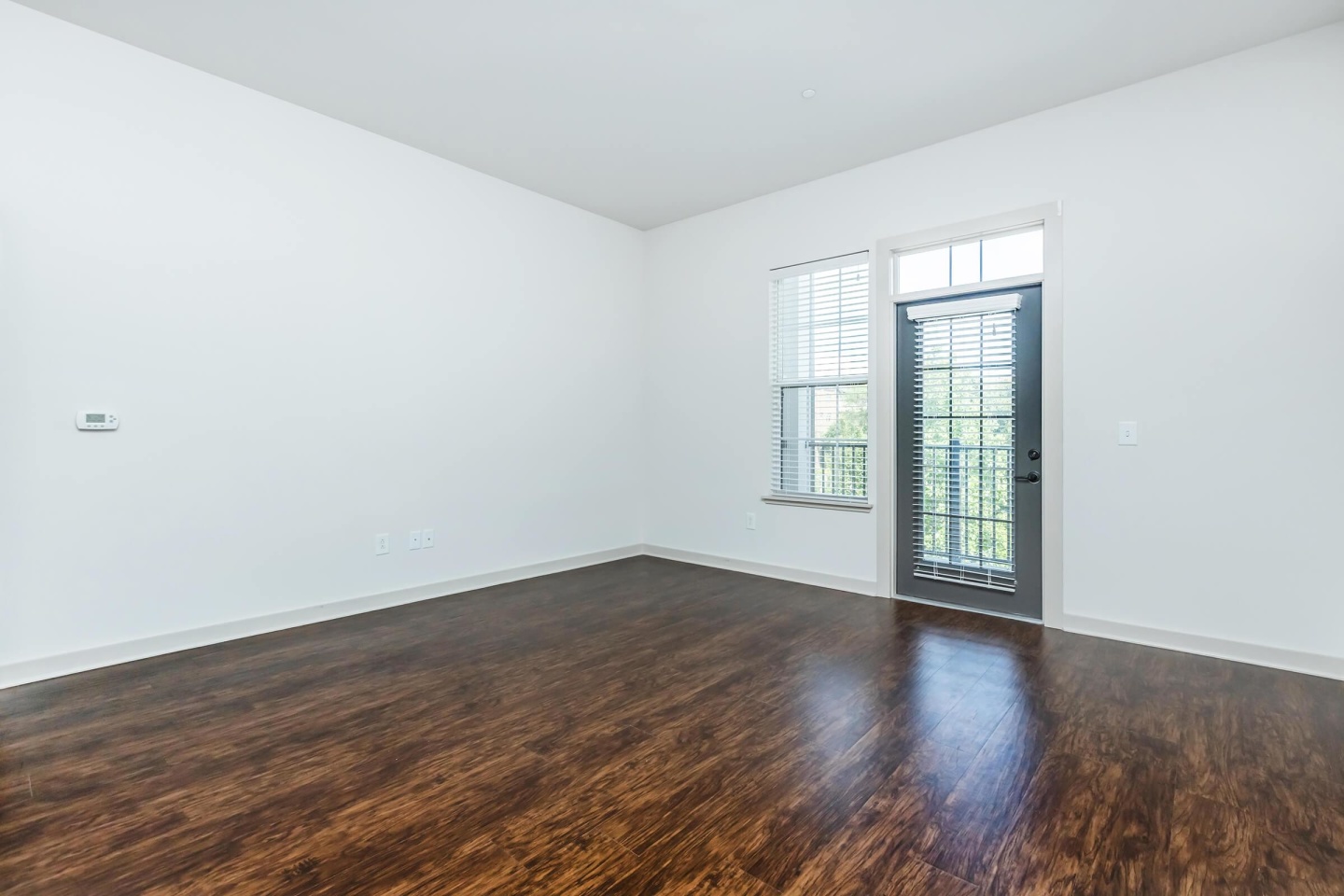 1810 Belcourt Image 5