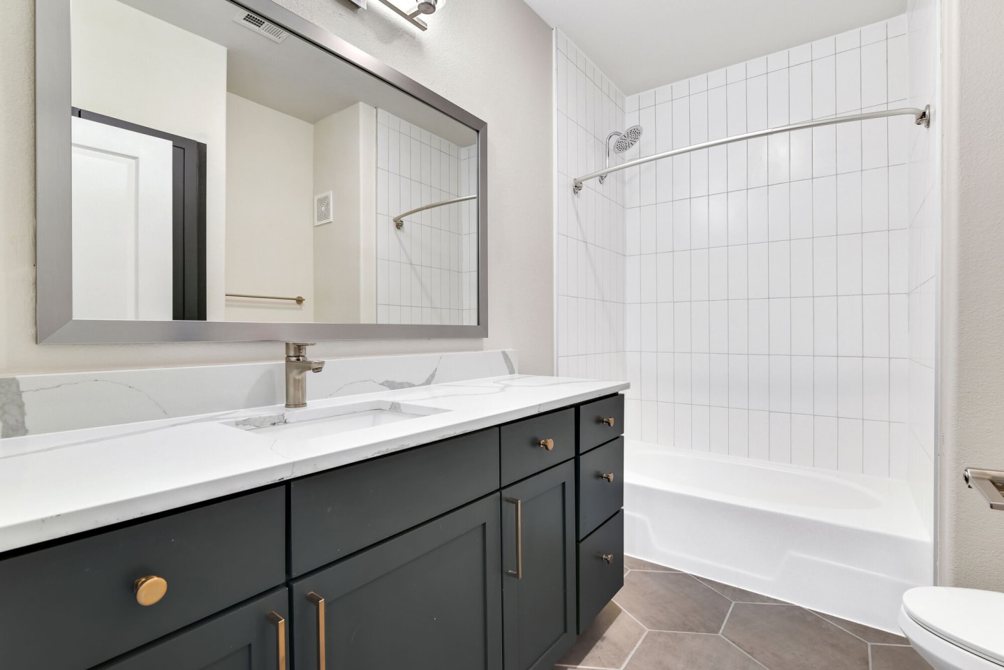 The Berkeley Luxury Apartment Homes Image 47