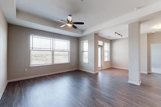 Residence at Oakmont Apartments Image 14