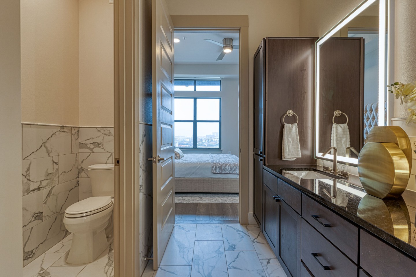 Residences at The Grove Image 32