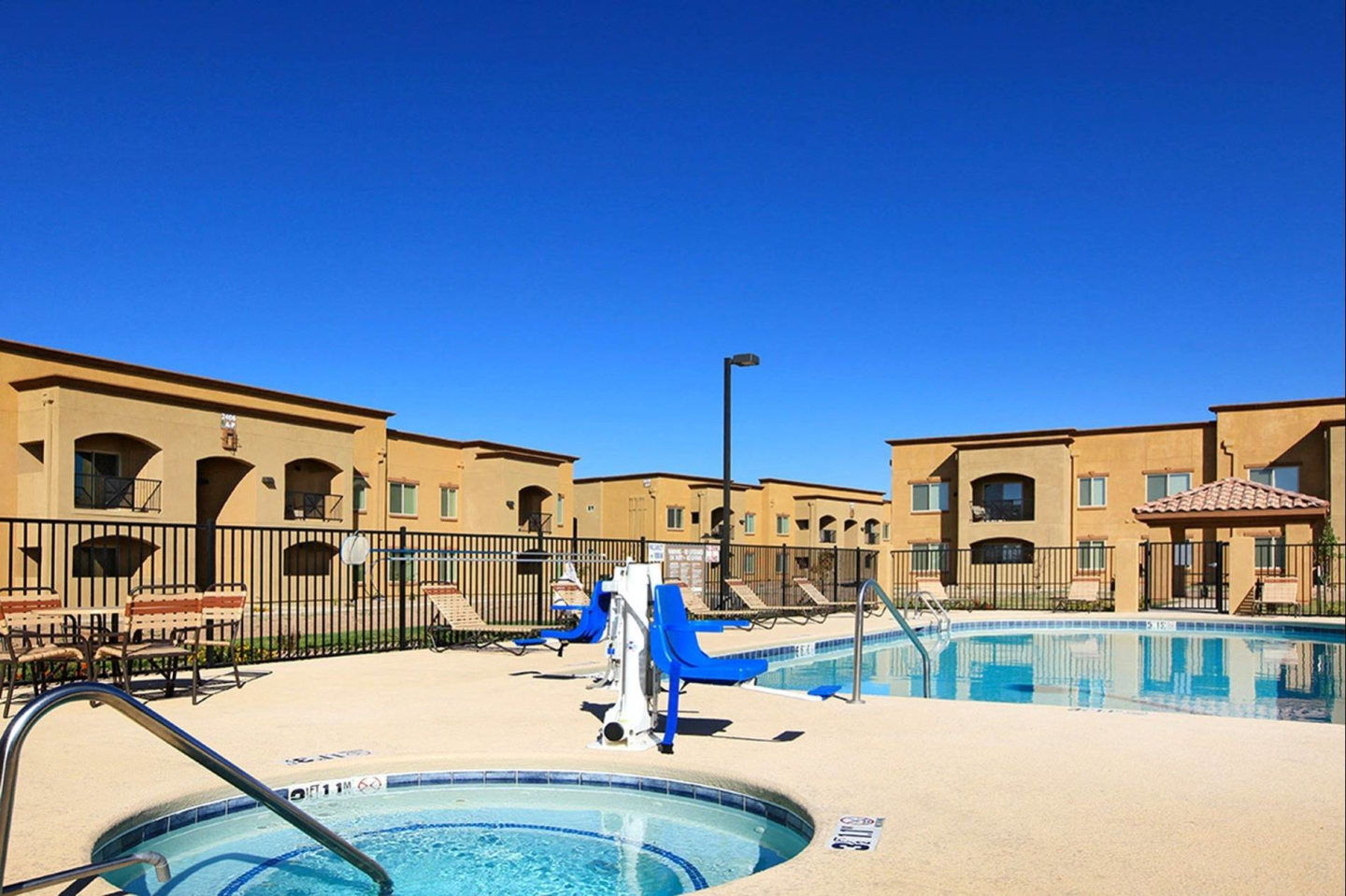 Raintree Apartments Image 23