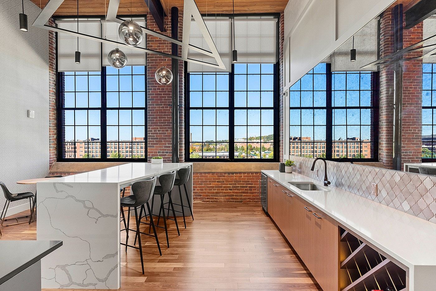 Riverwalk Lofts Image 11
