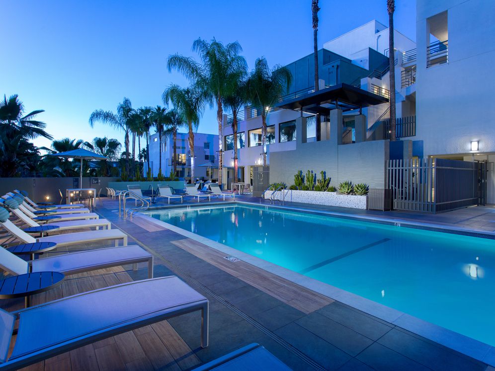 Avalon Woodland Hills Image 33