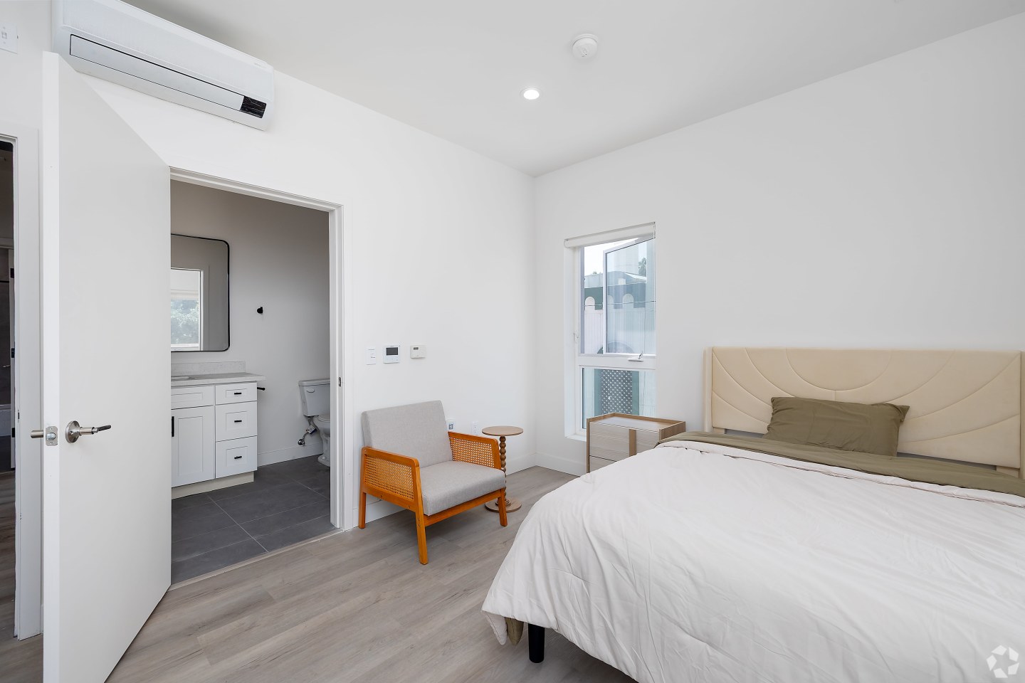 1128 W 37th Drive - Co-Living Image 12