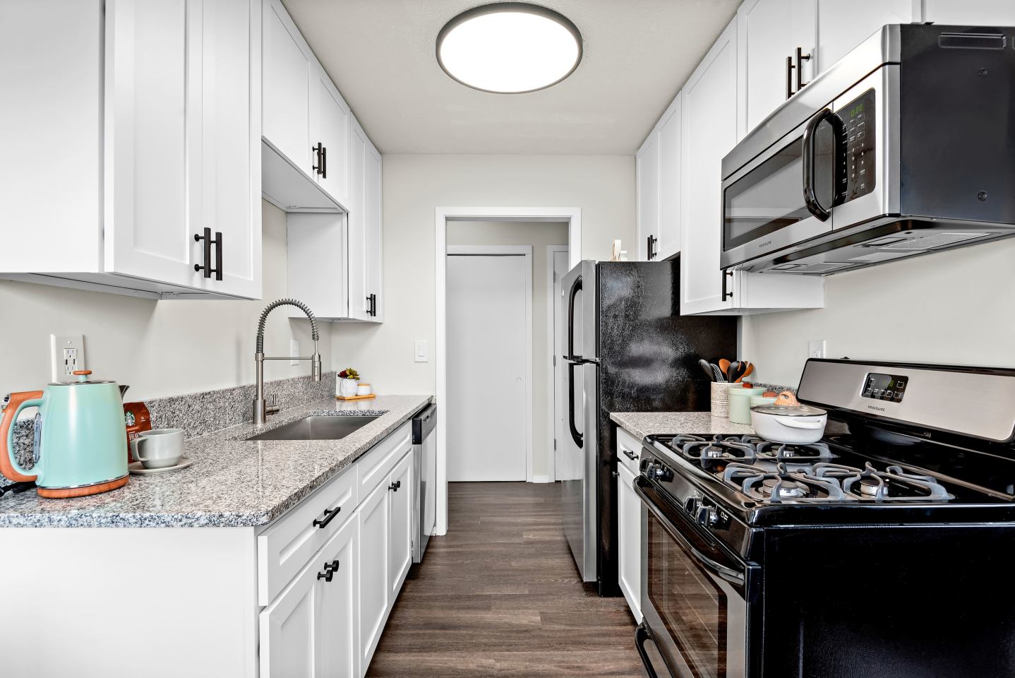 Concierge MN Apartments Image 23