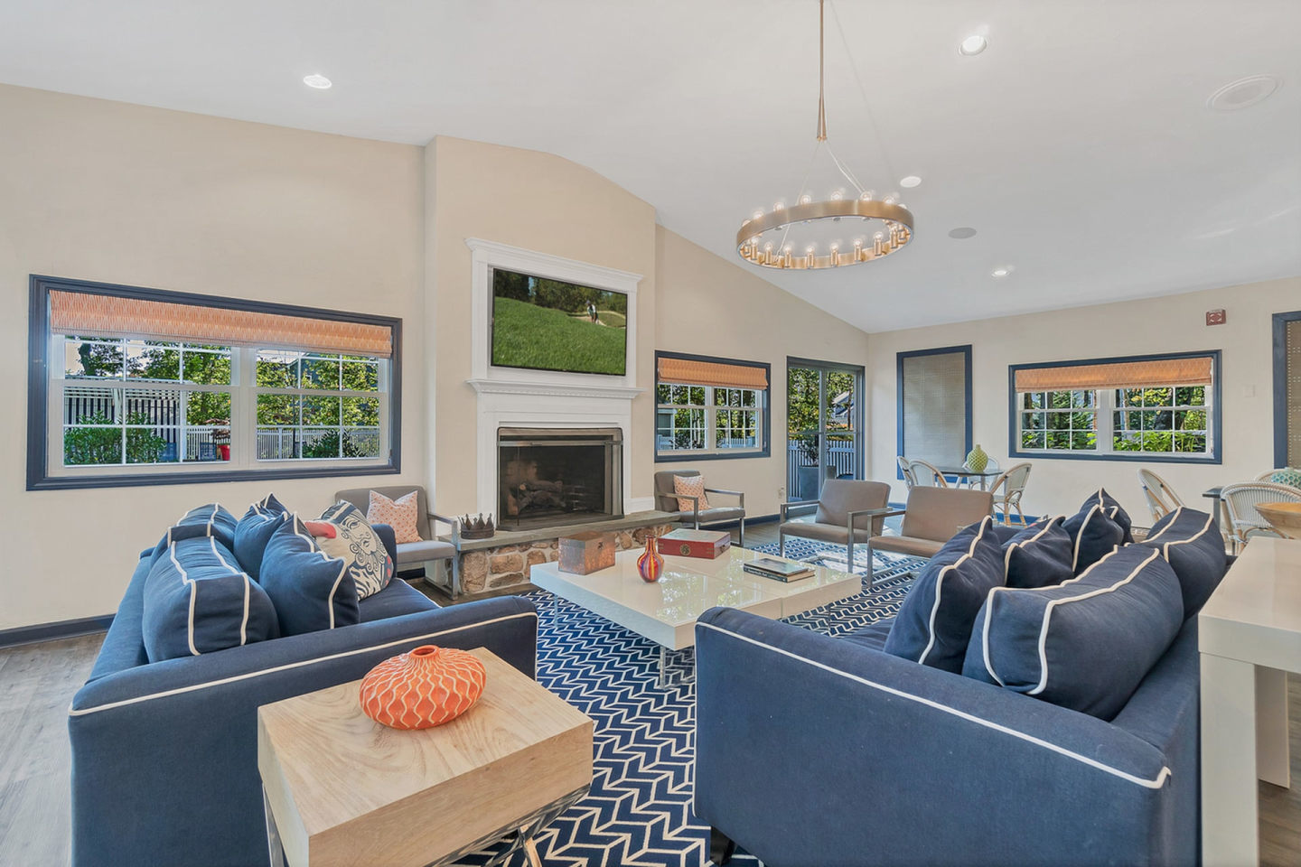 Royal Crest Estates Image 16