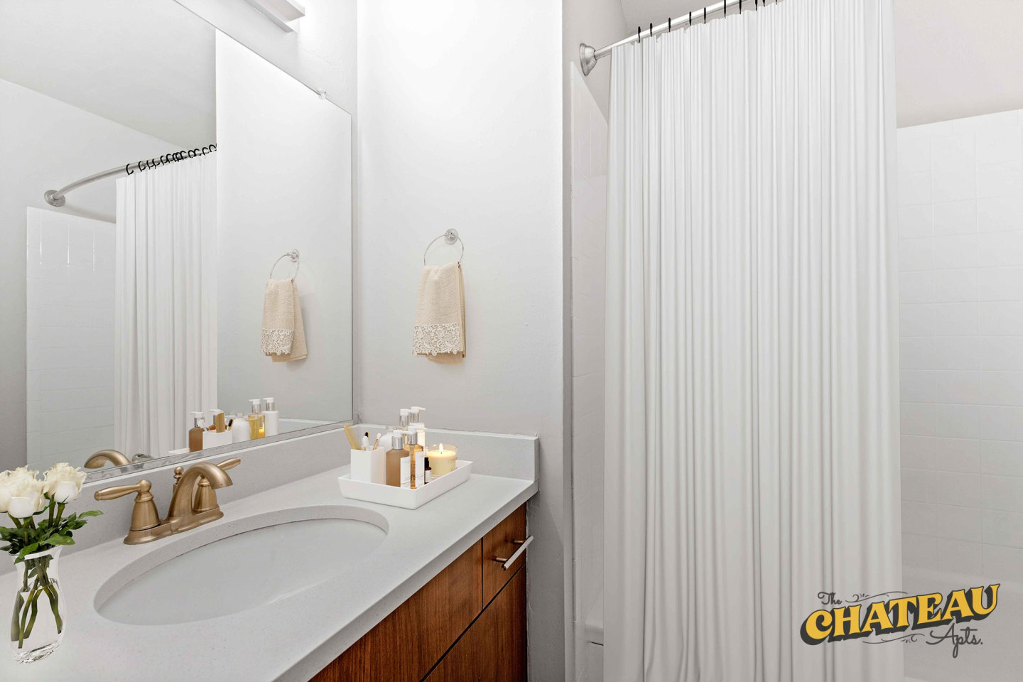 Chateau Apartments Image 14
