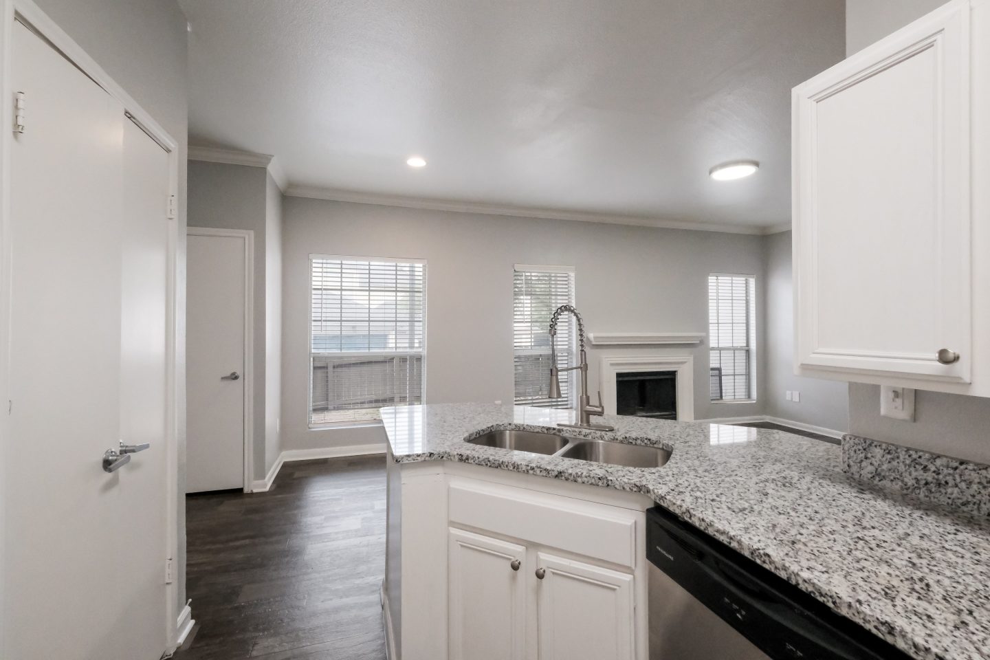 Castle Hills Townhomes Image 37