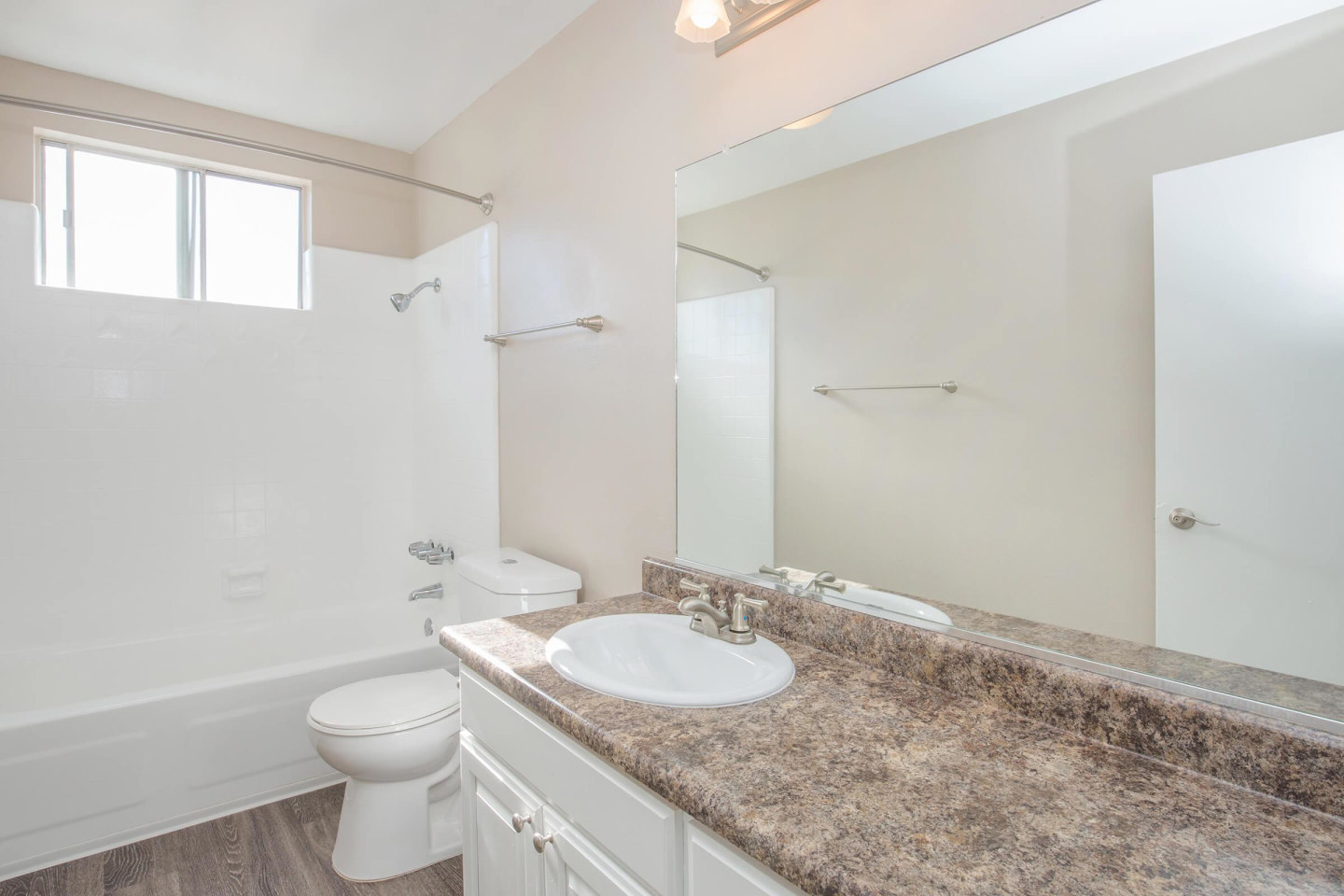 Huntington Highlander Apartment Homes Image 12