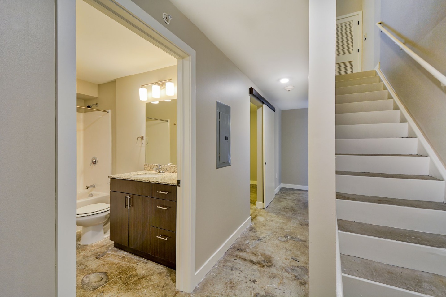 R & T Lofts Image 19