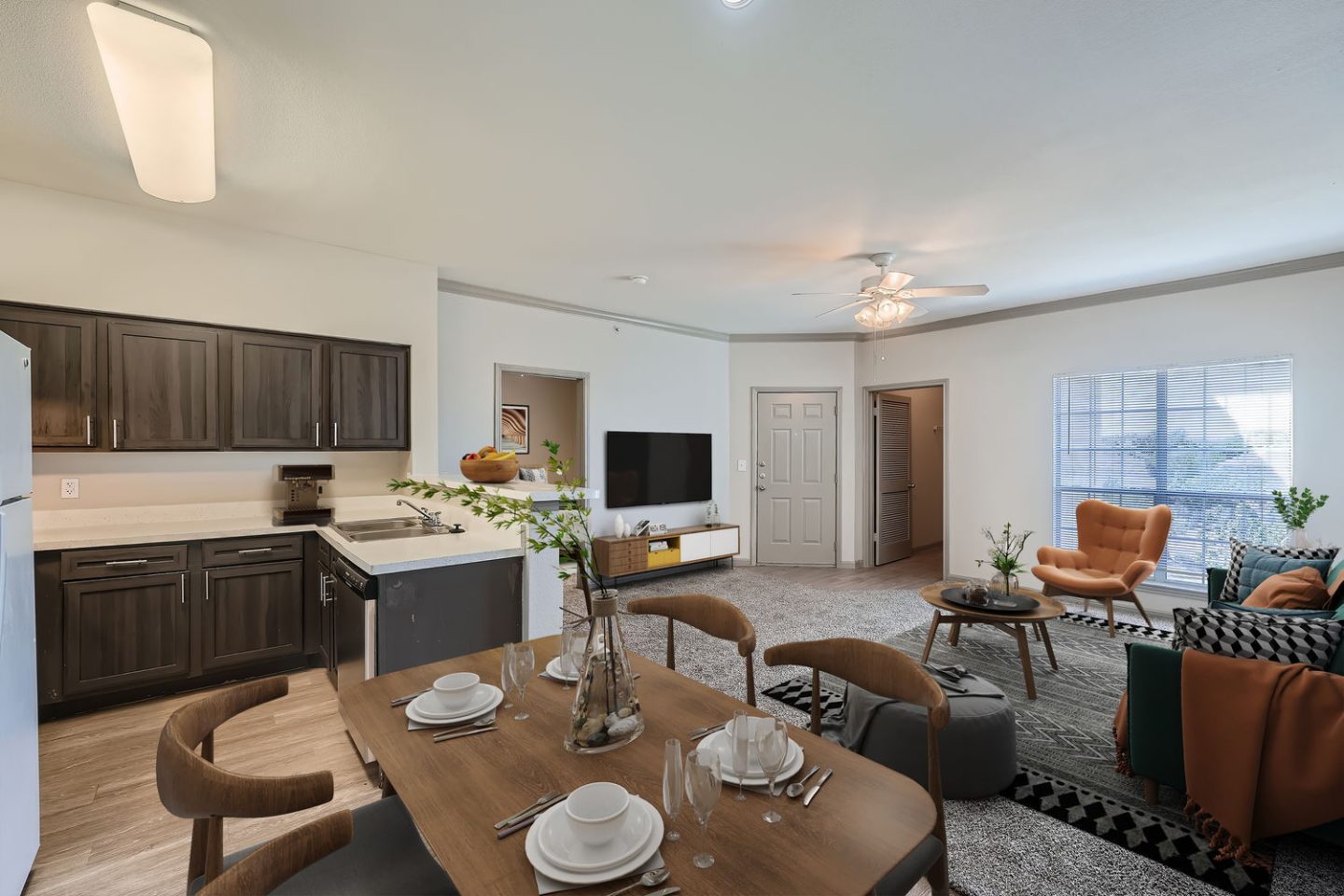 Lakeline Apartments Image 22