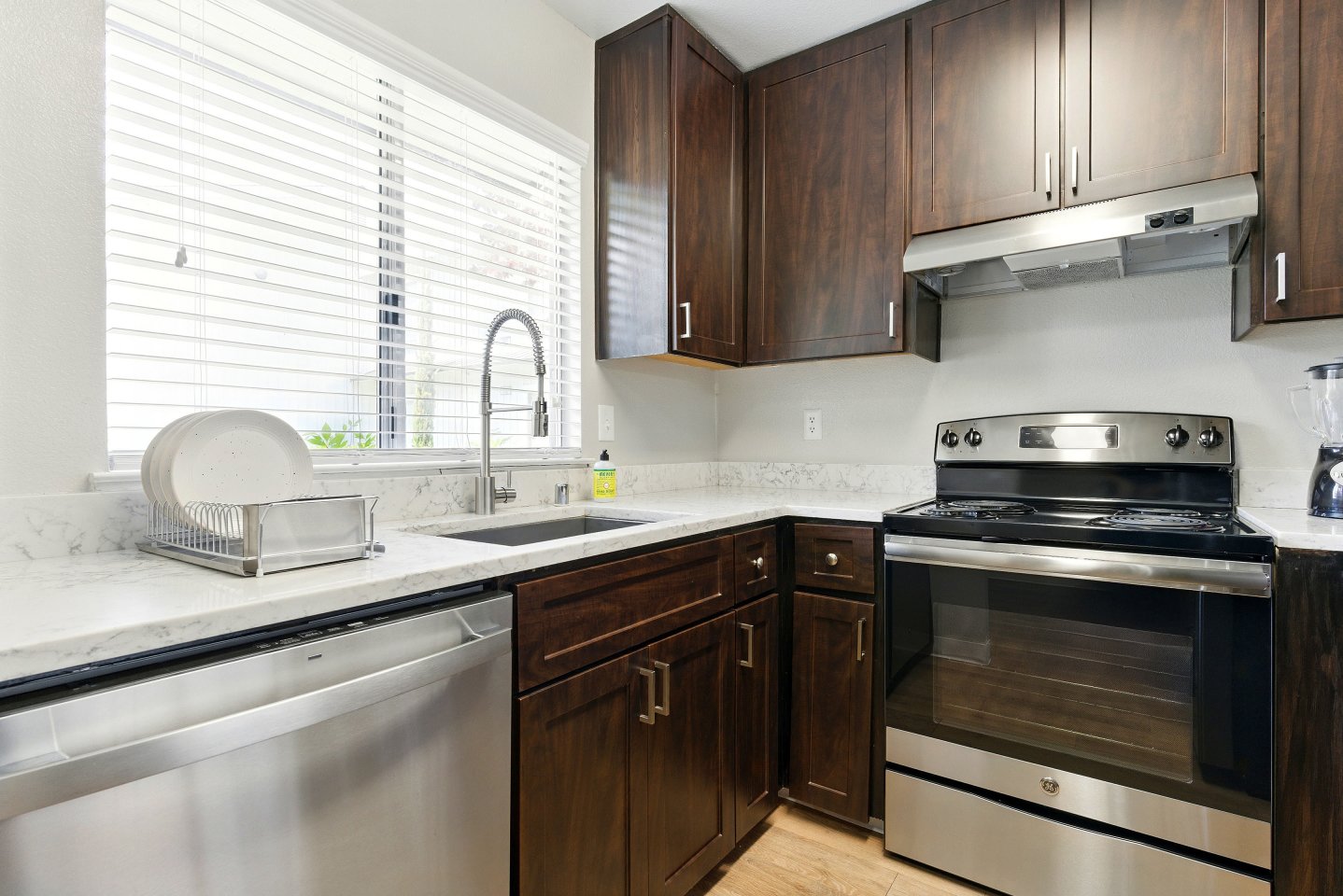 The Grove Luxury Apartments Image 14