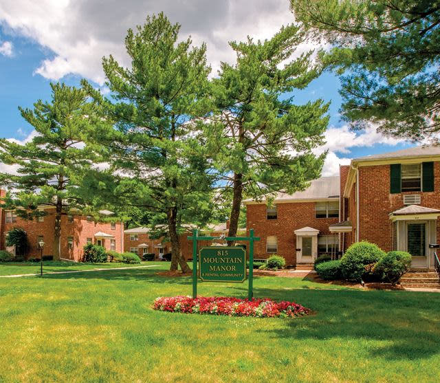 Mountain Manor Image 9