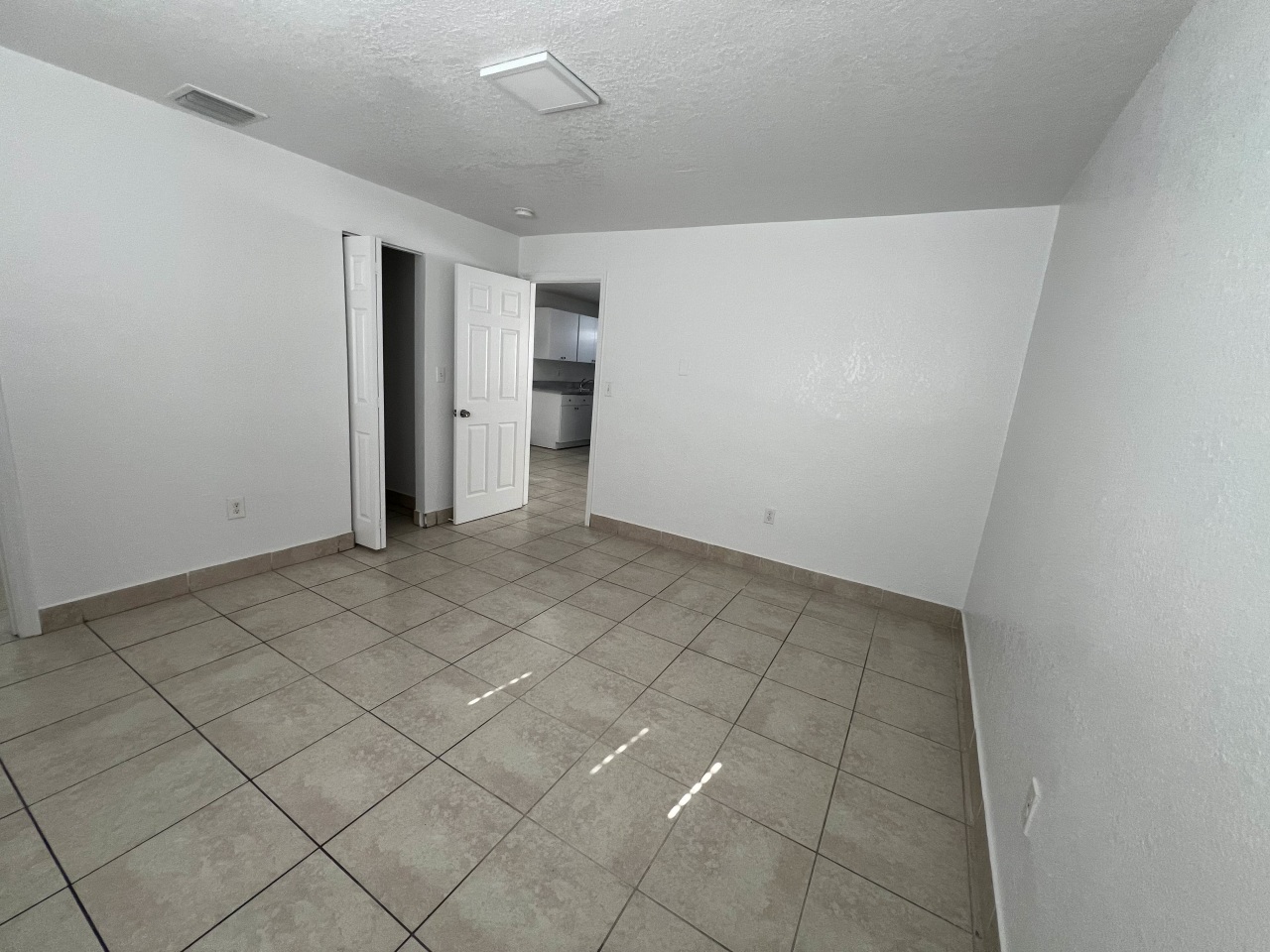 2030 Apartments Image 7