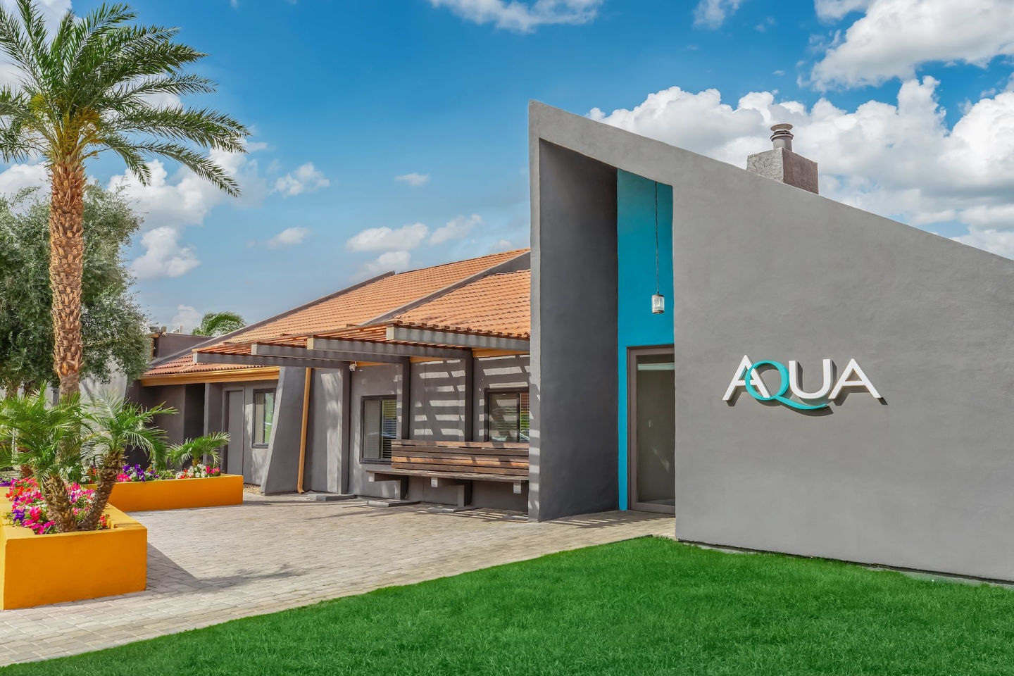 Aqua Apartments Image 1