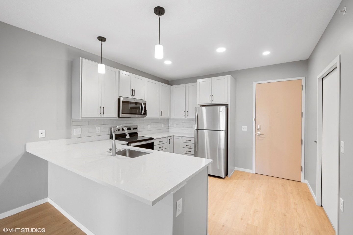 Lago Apartments Image 9