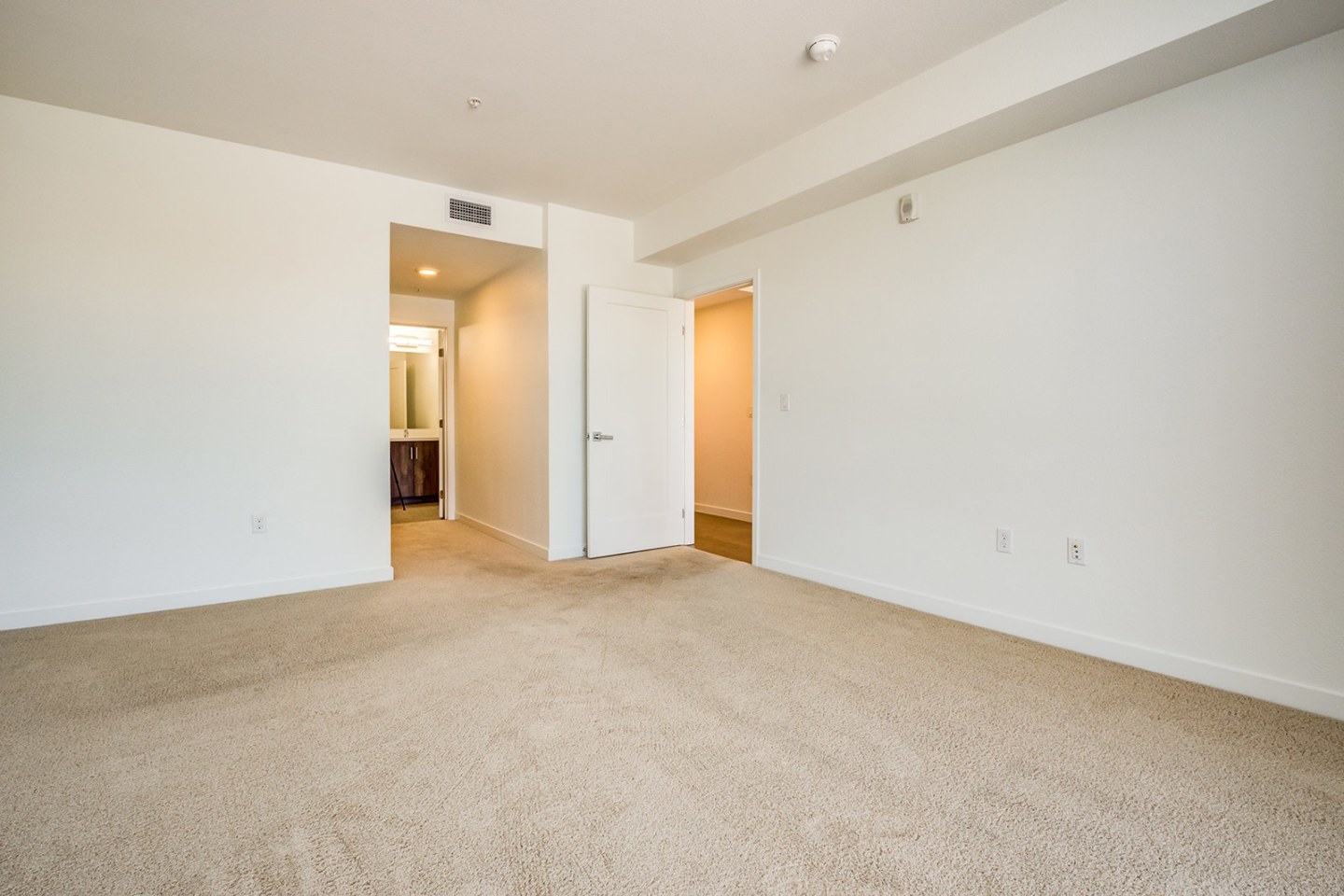 6tenEast Image 39
