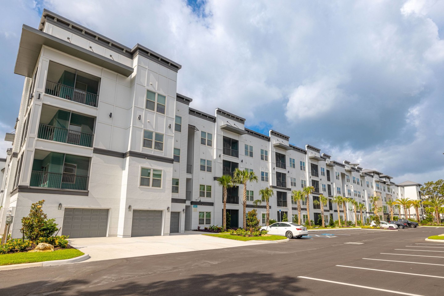 The Parian Luxury Apartments Image 30