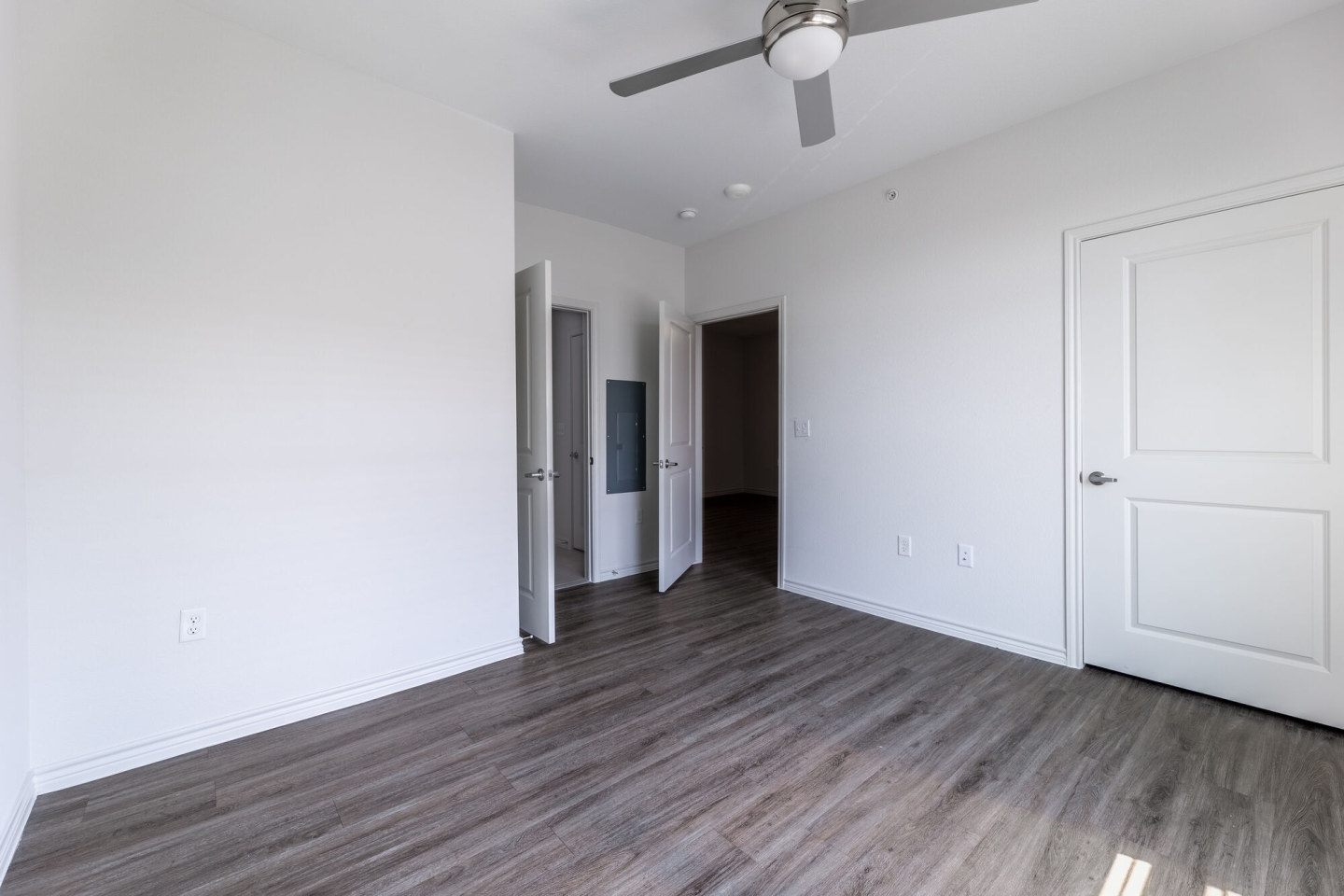 The Oaks at Ben White Apartments Image 1