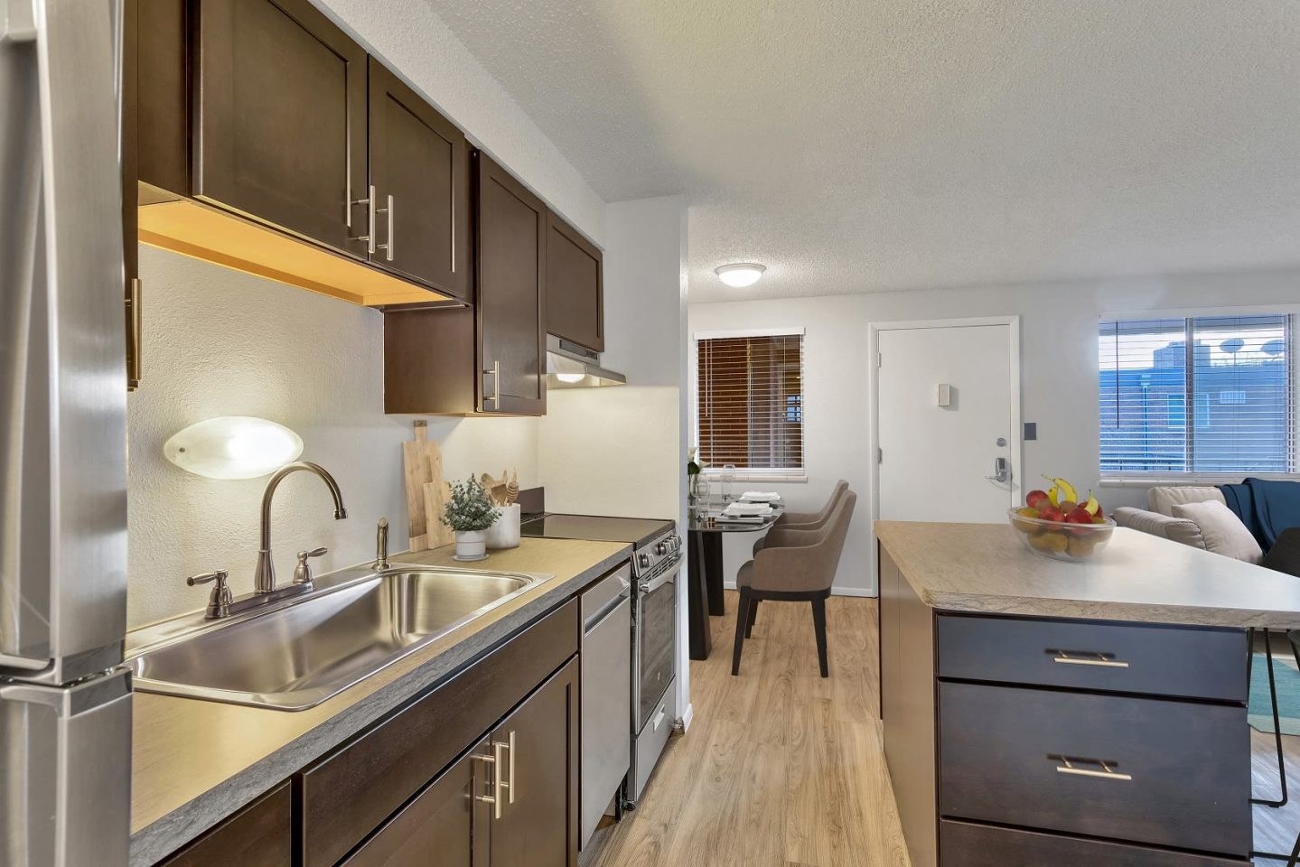 960 S Logan Image 7