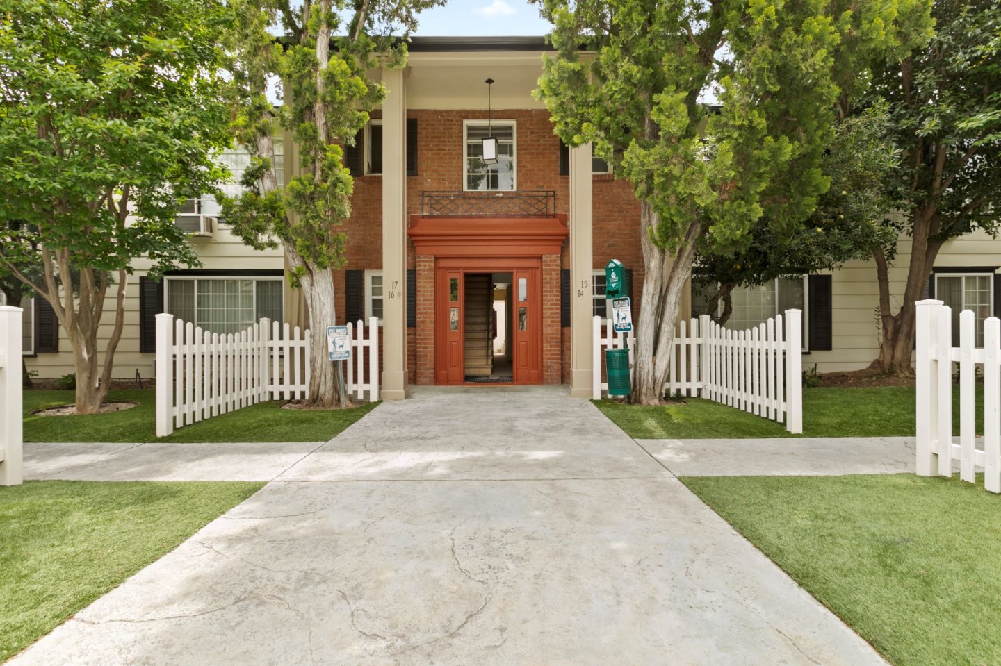Colonial Manor Image 45