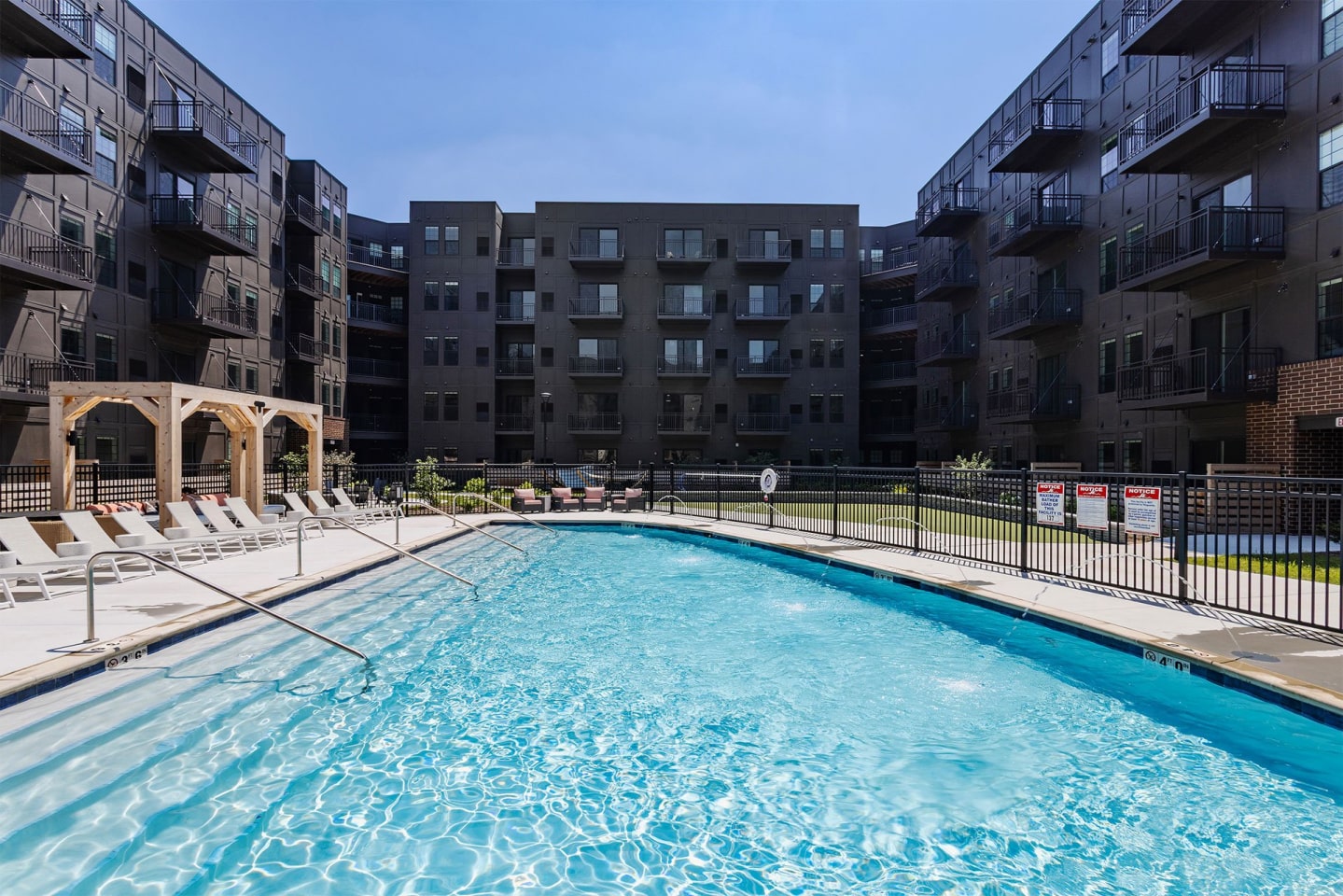 Metro 19 Apartments Image 35