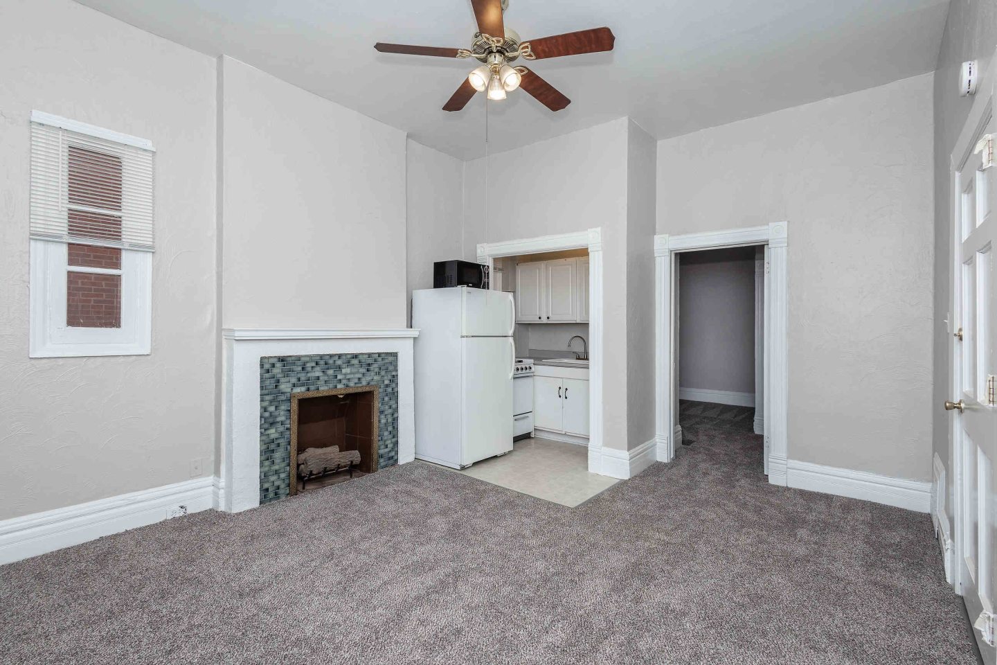 1325 Corona Image 1