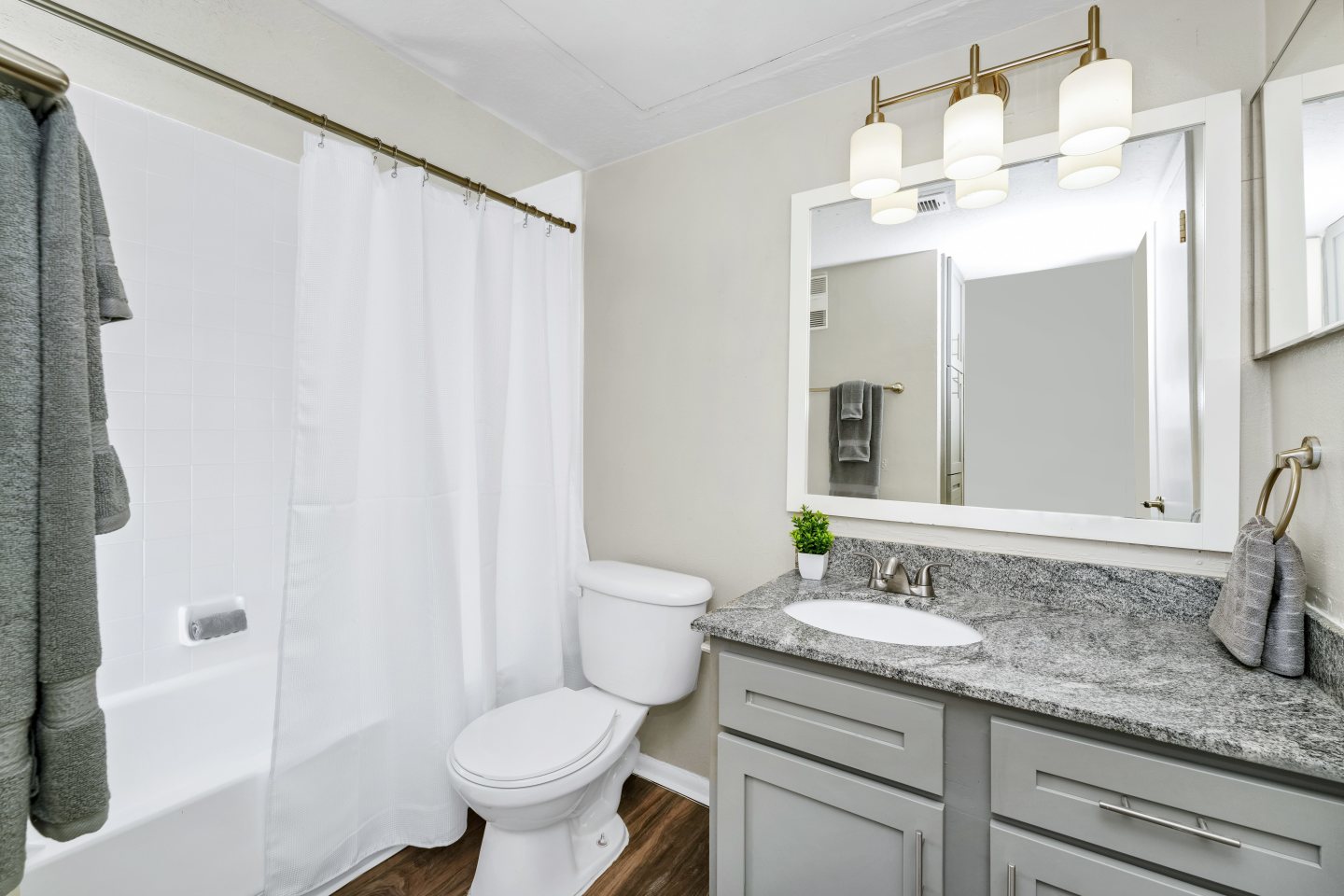 Timberlake Apartments Image 8