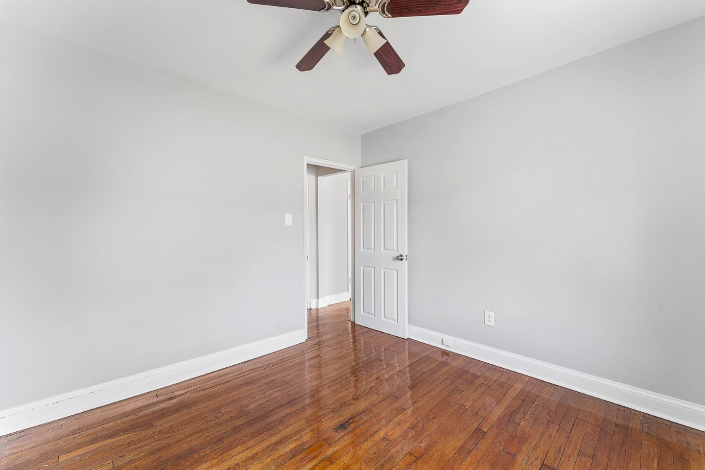 Girard court Image 12