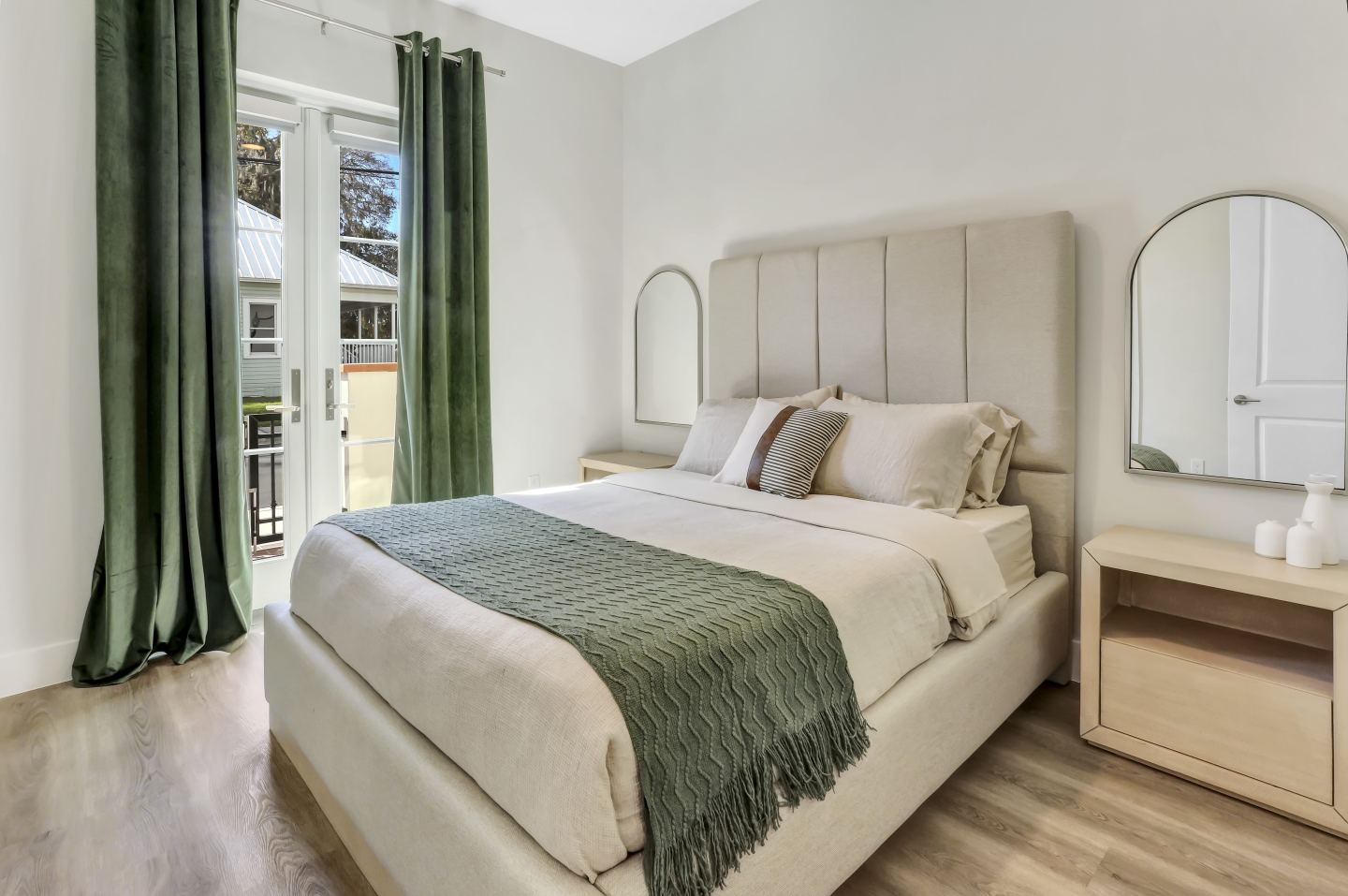 Smith + Main Boutique Living Image 5