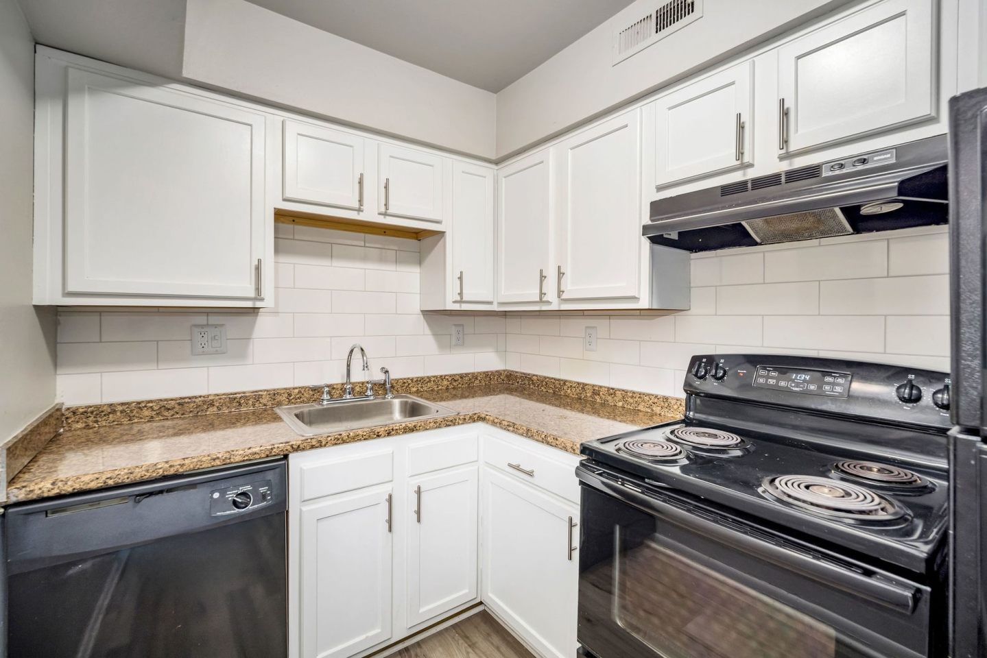 Oakmont Flats Image 14