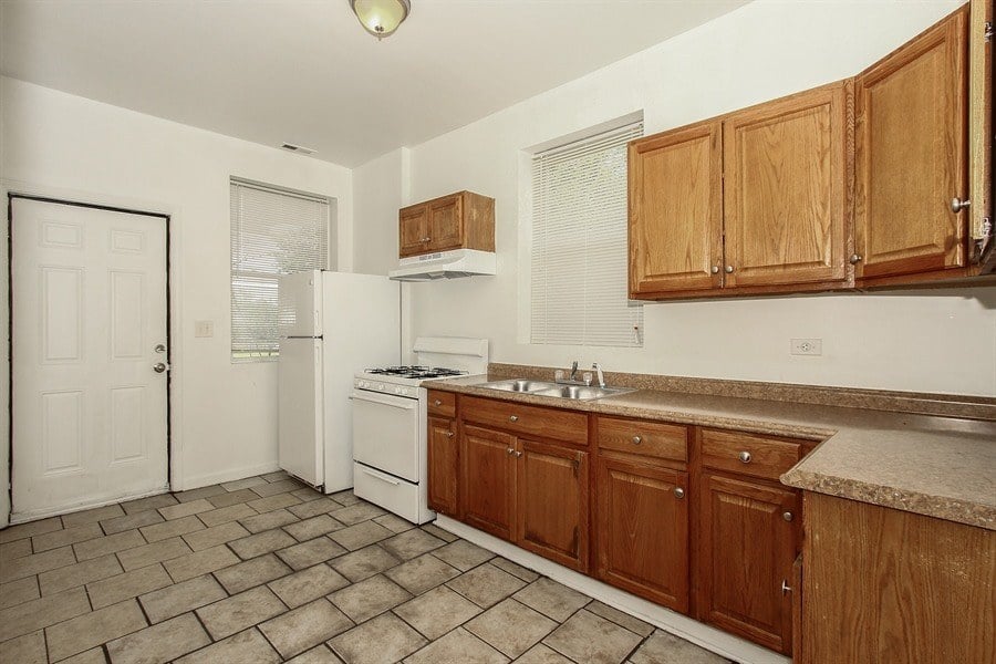 5718 S Wabash Image 7