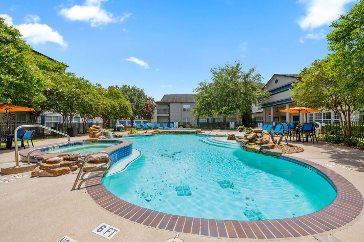 Oak Grove Apartments Image 30