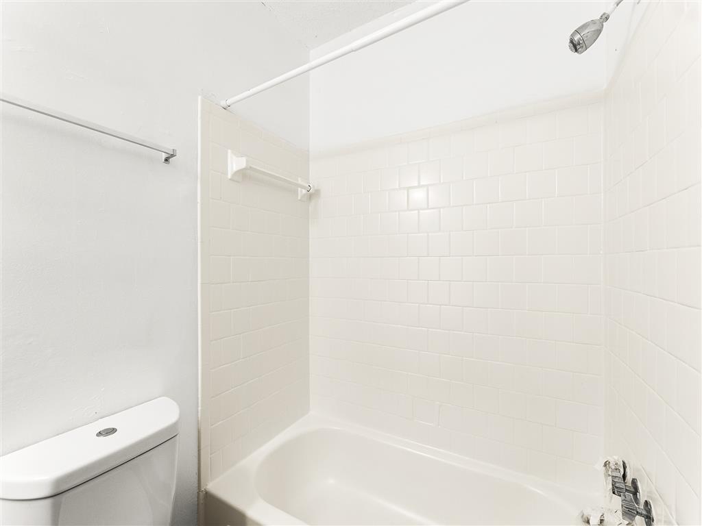 Pinewood Townhomes Image 19