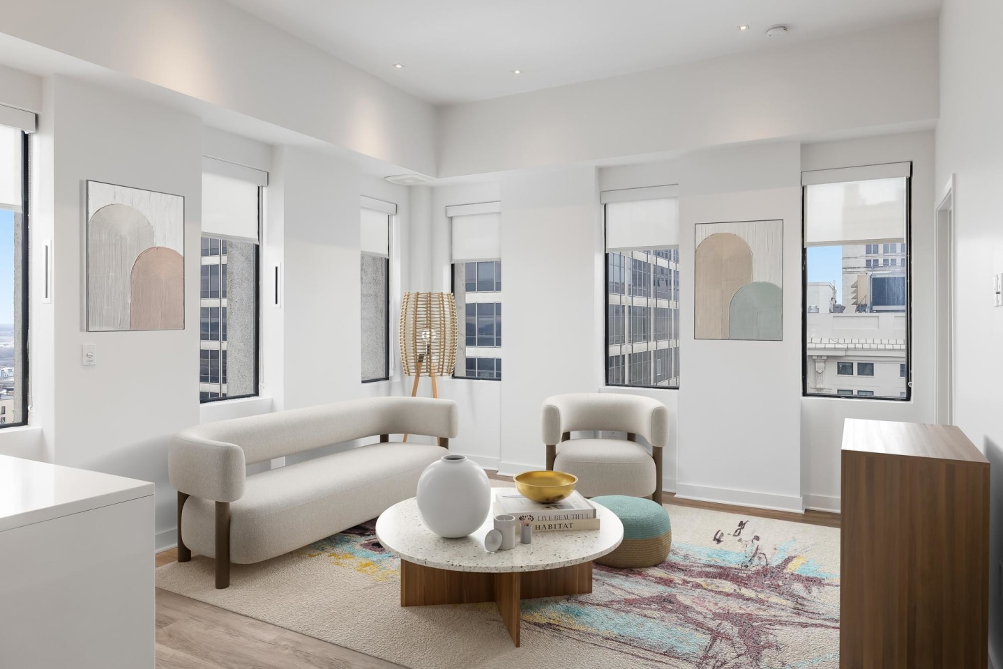 Sky on Main Luxury Apartments Image 41