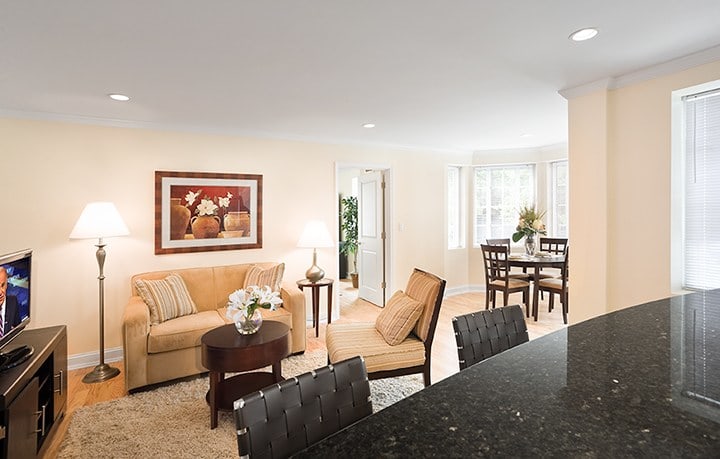 Longwood Towers Image 11