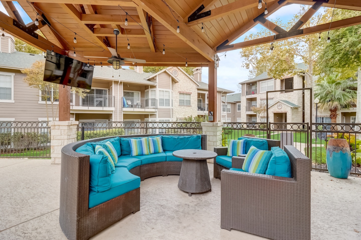 Riverbend Apartments Image 33