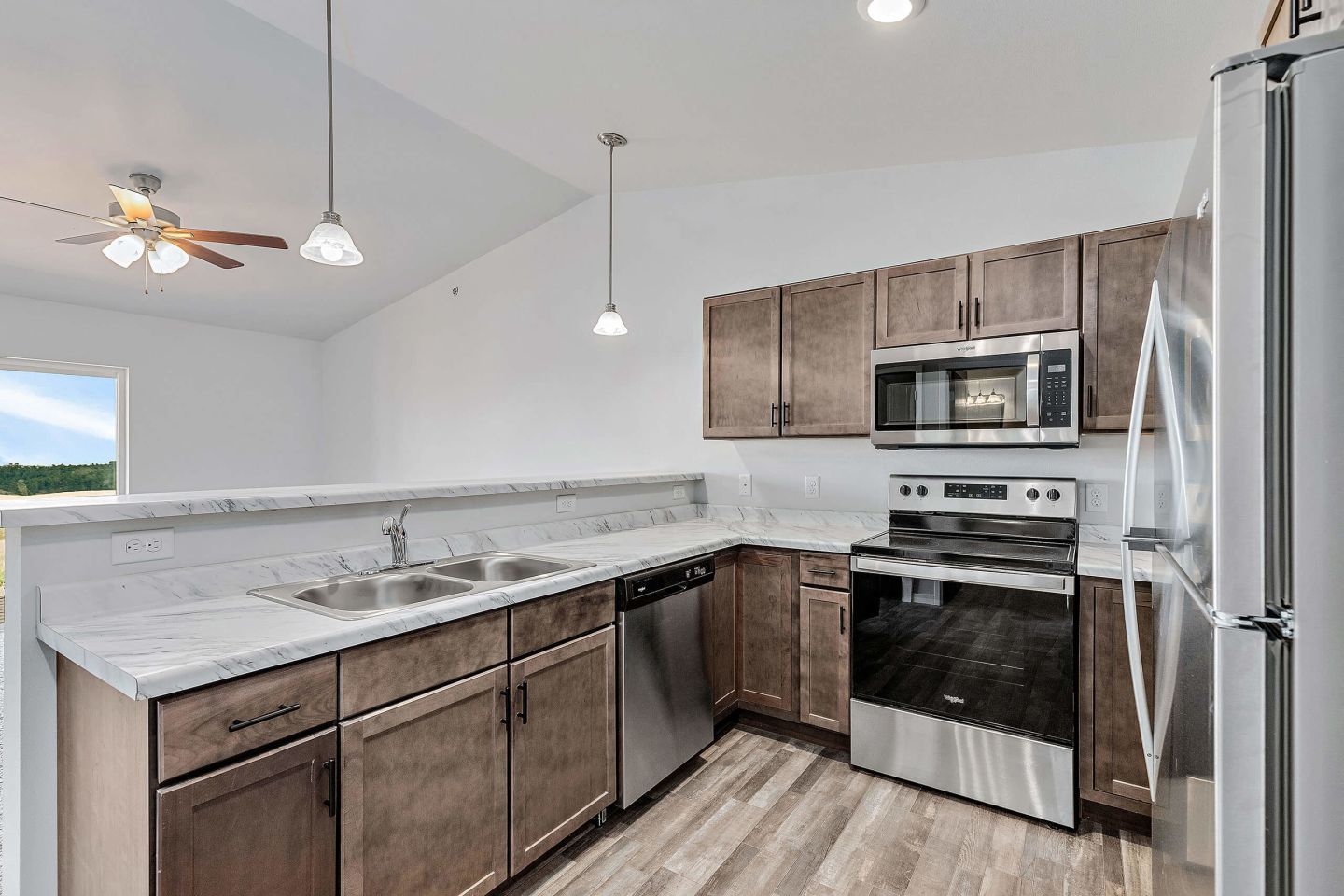 Red Rock Apartments Image 39