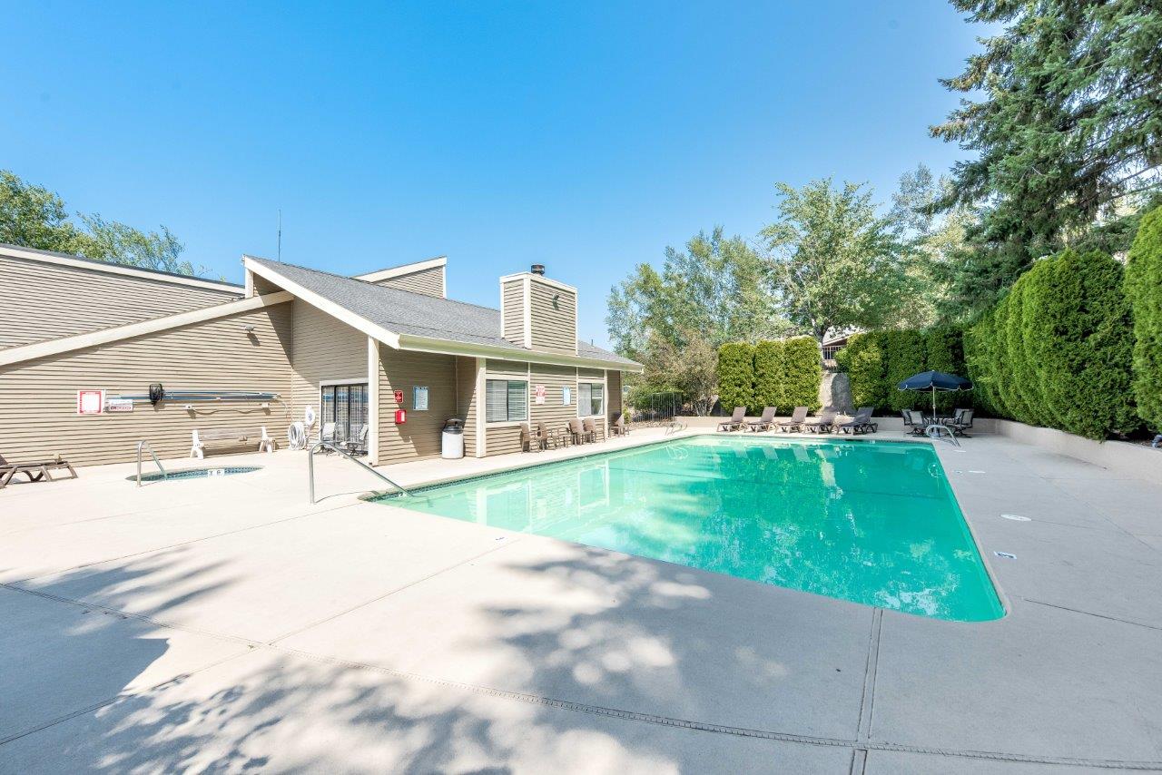 Townhomes with a View Image 23
