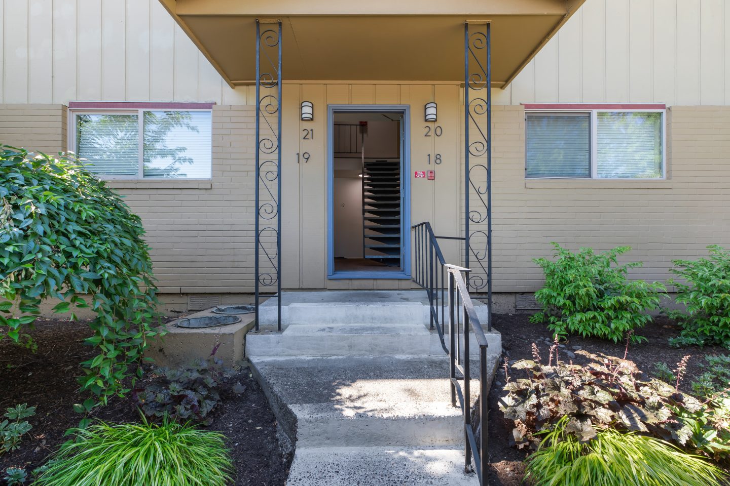 West Royal Apartments Image 6