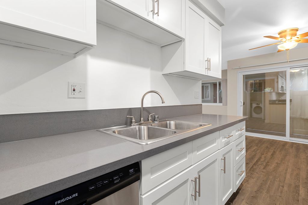 Lombardi Apartments Image 5