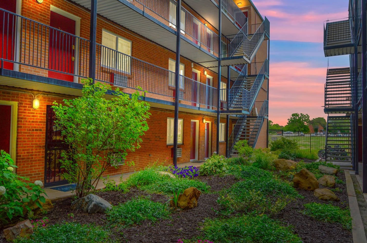 Joliet Towers Apartments Image 10
