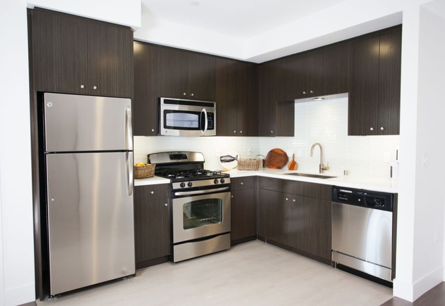 1800 Whitley Image 21