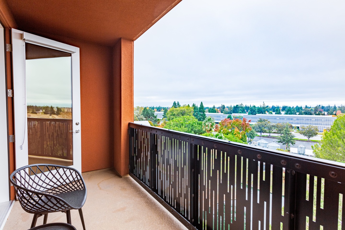 1250 Lakeside Image 14