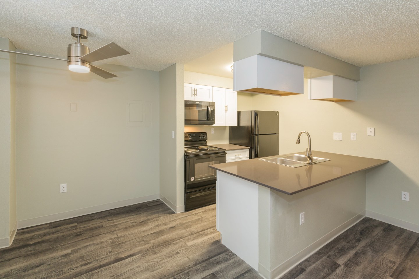 Newport Square Apartments Image 52