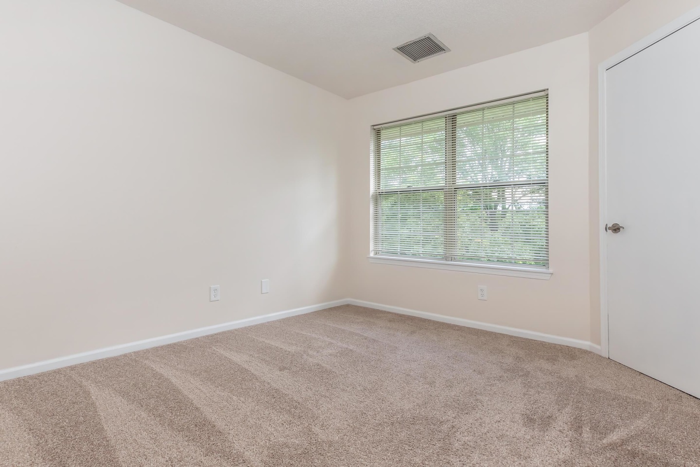 Ravinia Apartments Image 12